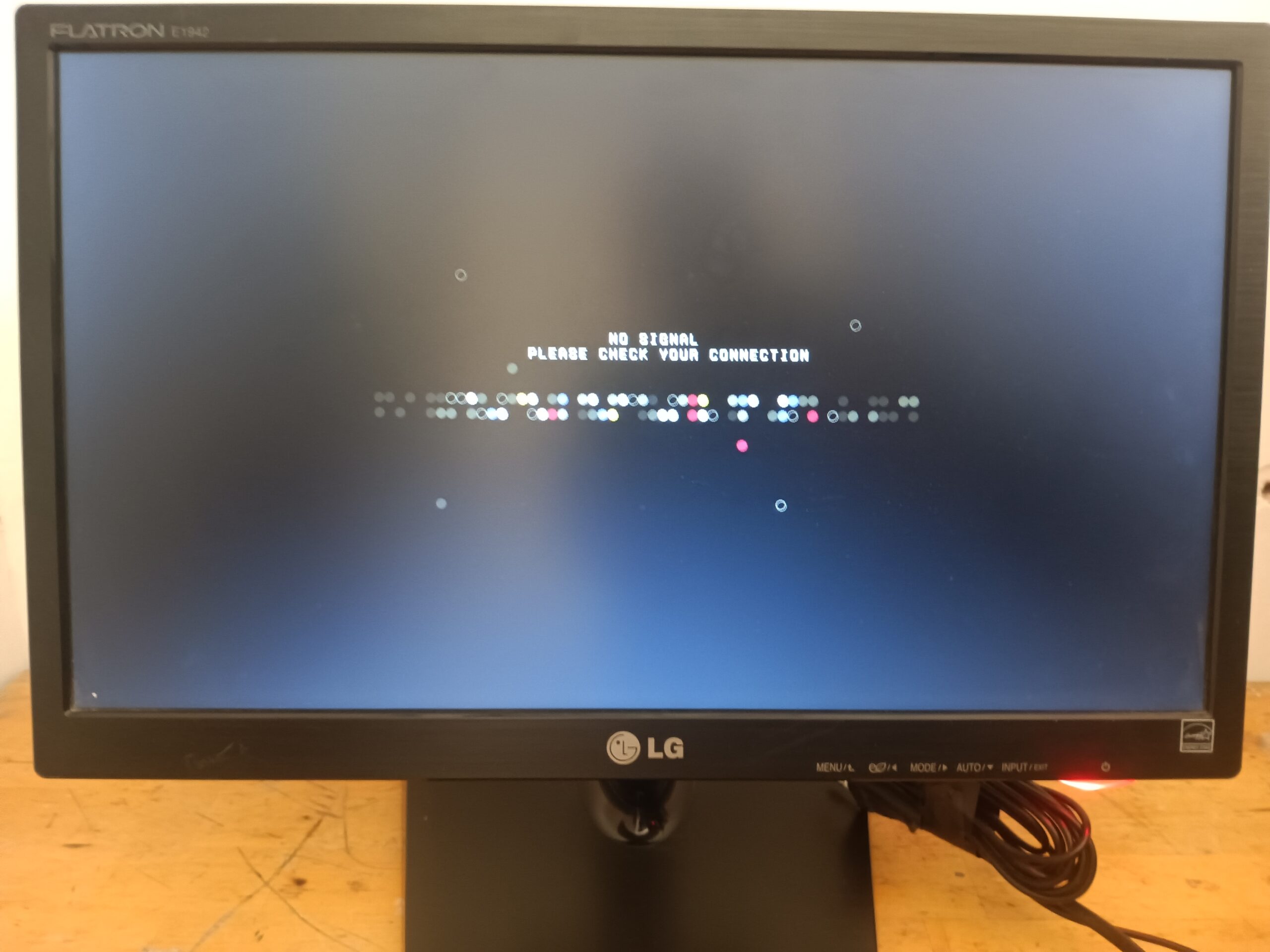 LG Flatron E1942C 18.5" Widescreen LED LCD Monitor (Sped.24h)**
